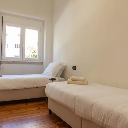 Alvalade 58 - Charming 2 Bedroom With Ac Near The Airport And Center Apartmán *