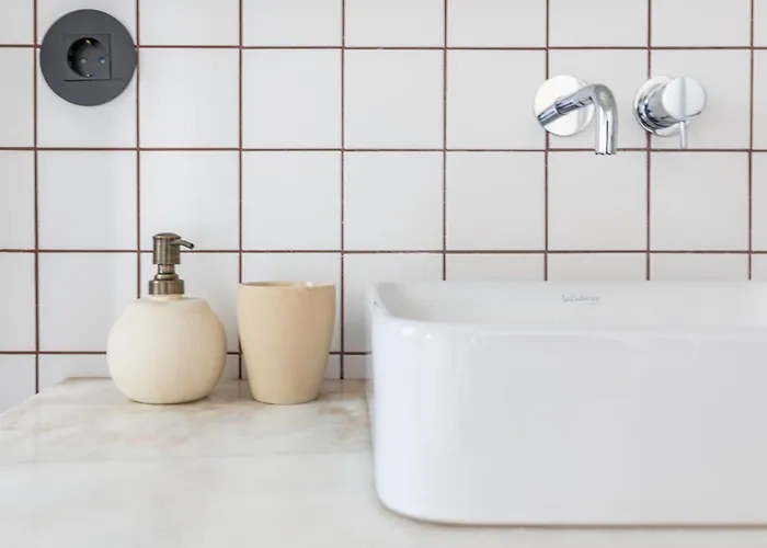 Appartement Alvalade 58 - Charming 2 Bedroom With Ac Near The Airport And Center *