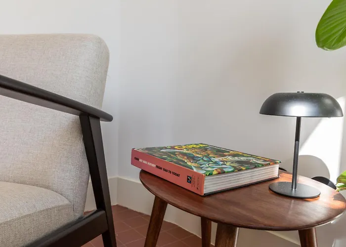 Appartement Alvalade 58 - Charming 2 Bedroom With Ac Near The Airport And Center Lissabon